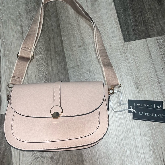 La Terre Vegan Blush Crossbody Bag - Picture 4 of 11